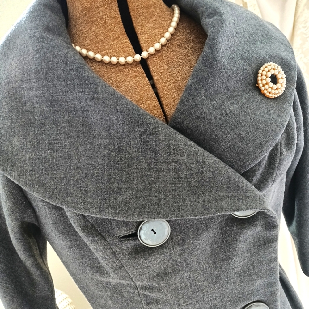 VINTAGE 1960s. DESIGNER,"MICHAEL NOVARESE" WOOL DRESS w/ MATCHING CROP JACKET! - Picture 3 of 16